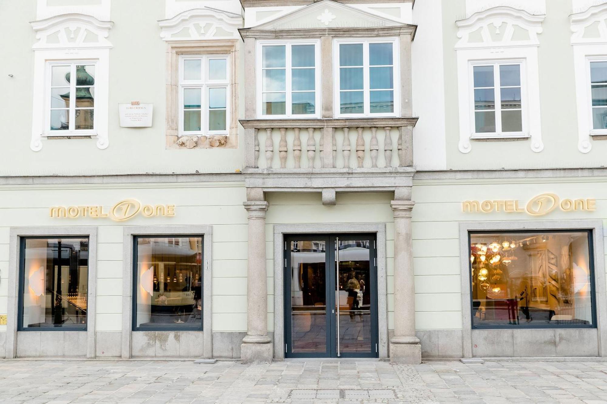 Motel One Linz-Hauptplatz Extérieur photo