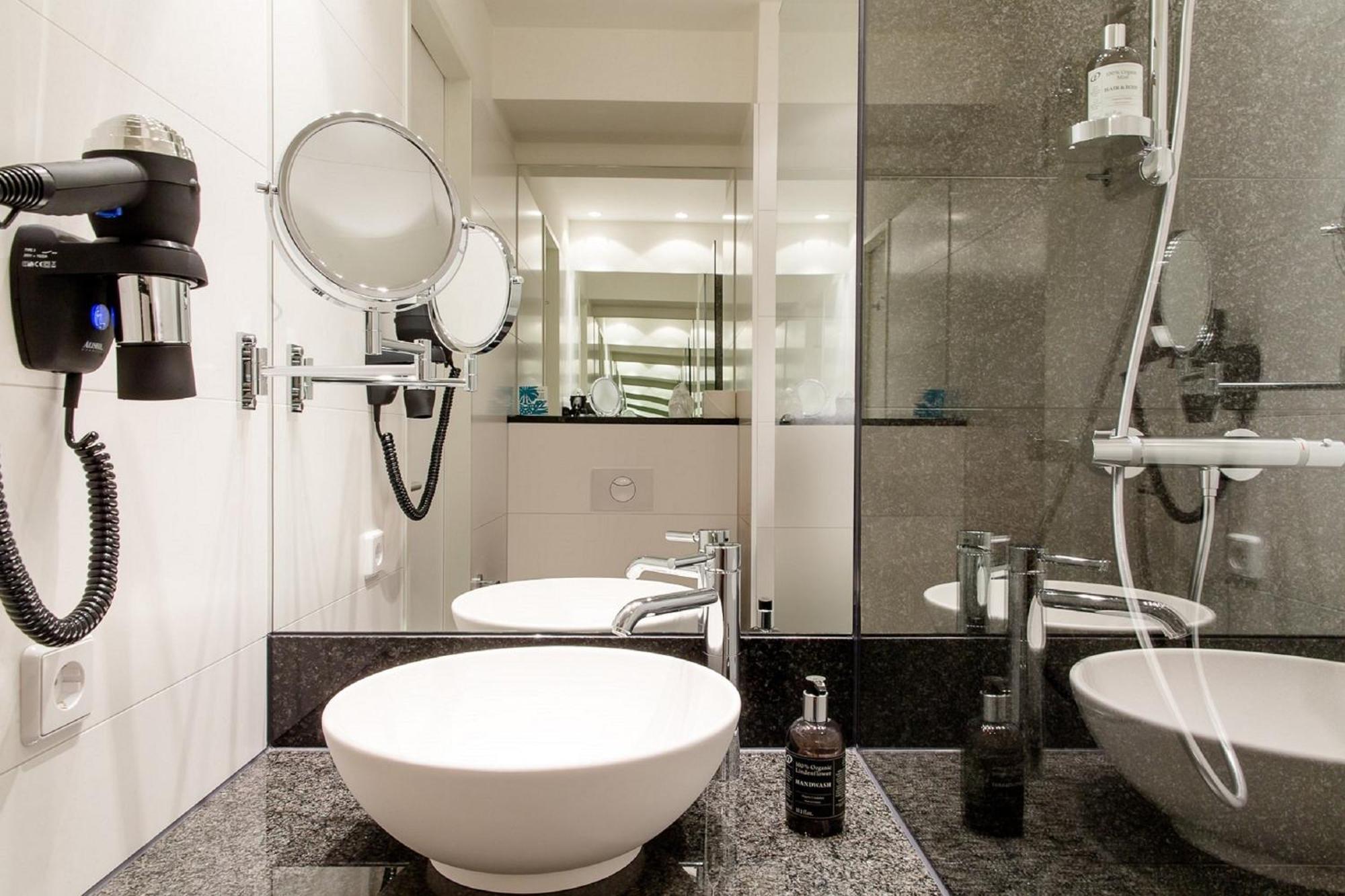 Motel One Linz-Hauptplatz Extérieur photo